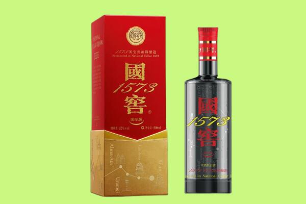 红旗区回收国窖1573.jpg